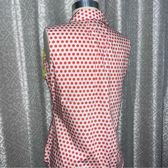 Foxcroft shaped fit sleeveless top - Picture 3 of 4